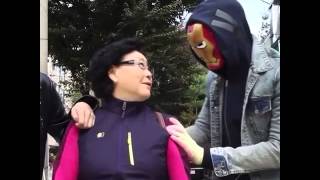PRANK gone wrong -www.comedyingeneral.com/- Funny Asian woman scared of black guy