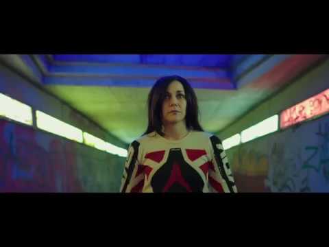 afbeelding Now It's Dark