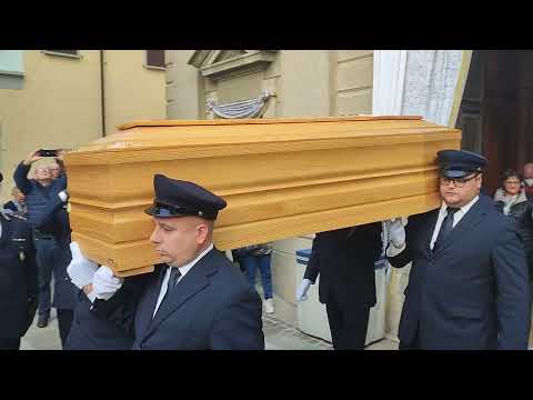 Cesano Boscone. L'ultimo saluto a Don Luigi Caldera