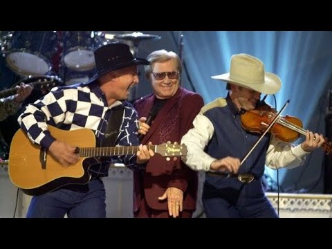 Garth Brooks & George Jones - Beer Run (Live @ 35th CMA Awards, 2001)