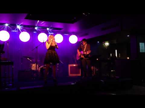 Chasing My Heart - Hollie Winter Live at the Blue Beat