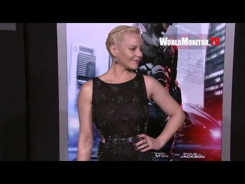 'Robocop' Los Angeles Premiere Arrivals - Joel Kinnaman, Abbie Cornish, Gary Oldman