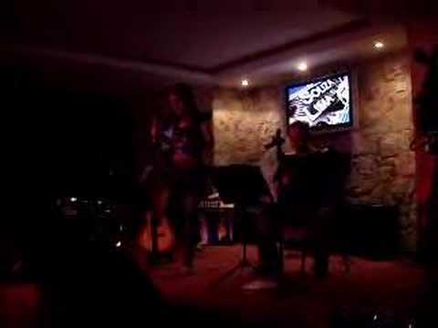 A Casa Mal-Assombrada video