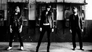 Band of Skulls - I know what I am Lyrics