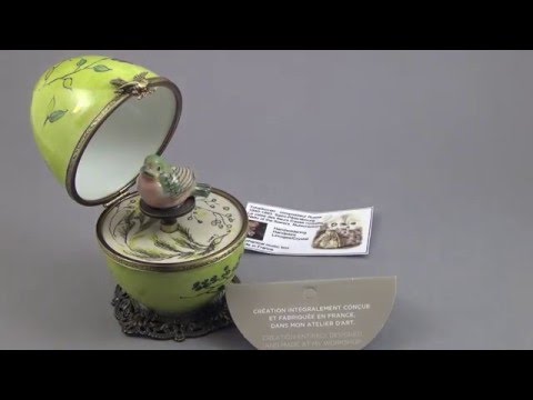 P104P Vert. Oeuf Limoges musique. oiseau. Valse des fleurs. Création et fabrication Fanex France