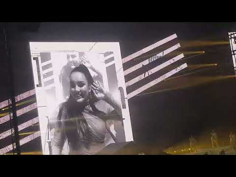 Ewa Farna  - Měls mě vůbec rád @ O2 Arena