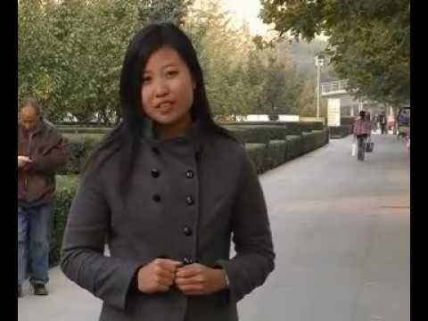 Video still from the undercover report on Beijing iPhone scalpers