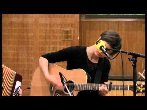 CLARA LUZIA : The Waving Ones (FM4 Acoustic Session)