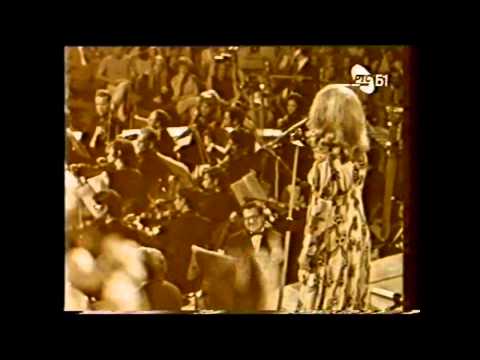 Lola Novaković - Ljubi me