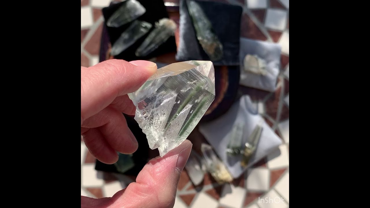 [最高品質・ガネッシュヒマール産]ヒマラヤ水晶原石ナチュラルポイント-slide-youtube