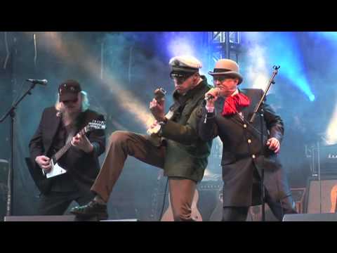 TORFROCK/ Die Bagalutenband feat. the rocking Police Officer, Mister Holm.In HD