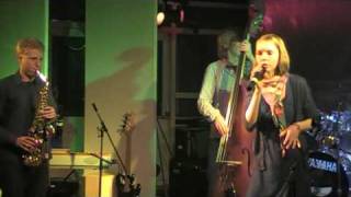 Come Closer-Room Eleven(emma)