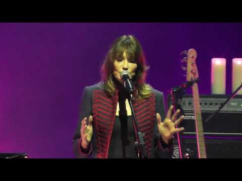 Carla Bruni - Tout Le Monde HD Live From Istanbul 2017