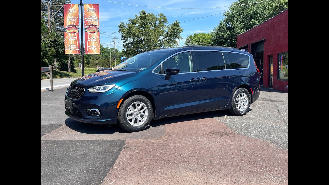 2022 Chrysler Pacifica Touring L - Video