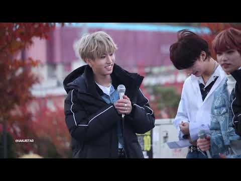 181027 Stray Kids Mini Fanmeeting - Jisung sharing his jacket with Hyunjin