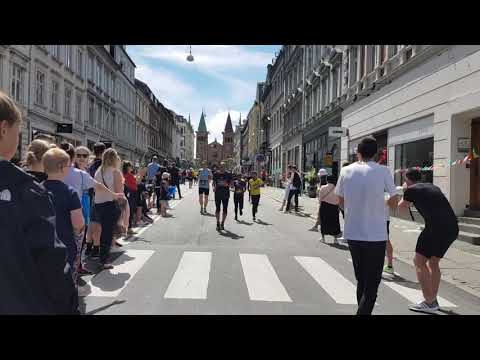 20190616 122622 halvMARATHON AARHUS SVINGET BRUUNSGADE