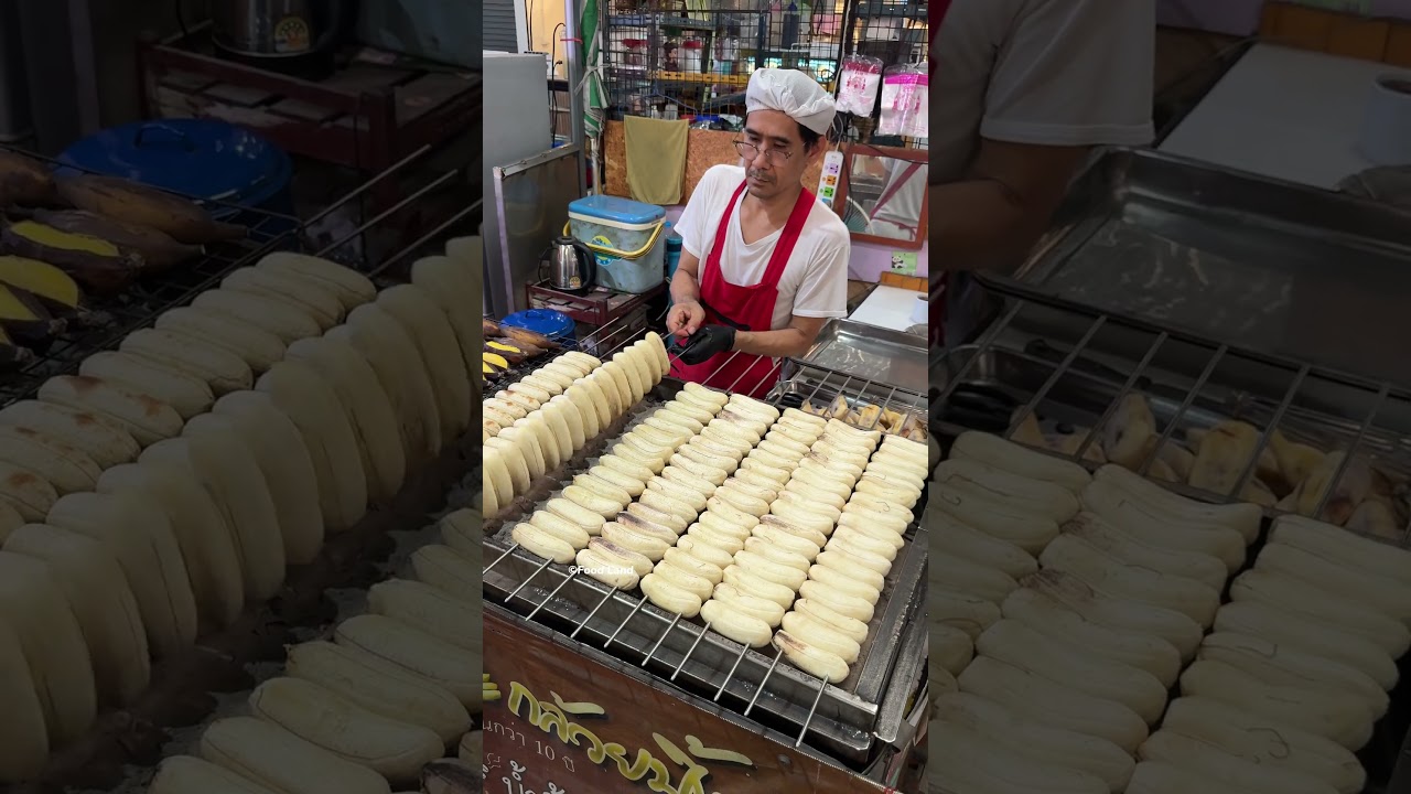 Great grilled bananas, amazing dipping sauce!