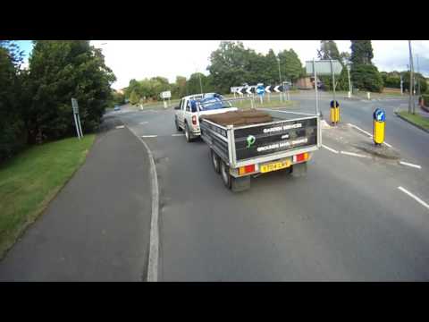YT04LMV - Left Hook With Trailer, Then Rages At Me