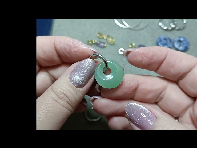 Vídeo relacionado con Yumilok Pendientes moda de mujeres: Pendientes aro de acero inoxidable calavera para todo el año - perfecto para fiesta la roca del hip hop y los partidos de la barra, atendiendo a conciertos