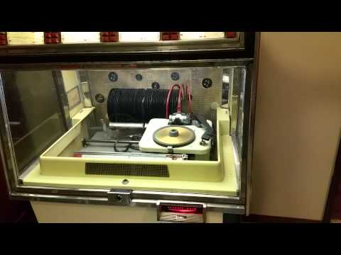 Great old restored jukebox, 4K