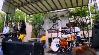 Michelle Chamuel - "Weight Of The World" - Sonic Lunch