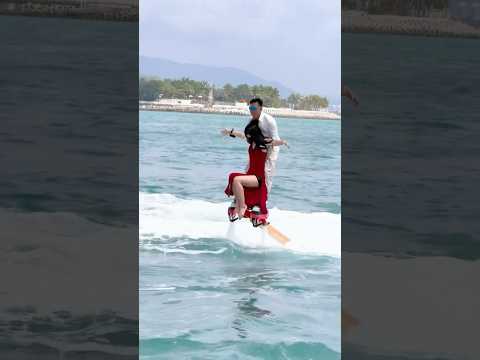 Flyboard ride is so fun😝💃#1351 💦Woman enjoying fly on water #amusementpark #adventure #flyboard