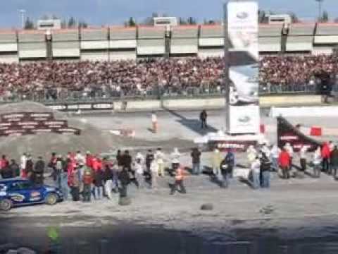 motor show Bologna 05 freestyle + rally Gigi Galli vs. Valentino Rossi.avi