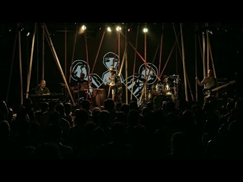 Mundo Livre SA - 12 - Free World - 2016