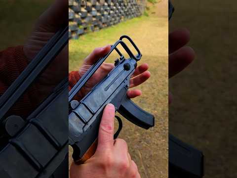 VZ-61 Skorpion Submachine Gun