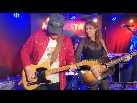 Hannah Aldridge & Band - Old Ghost / Howlin' Bones , live im Musicstar Norderstedt