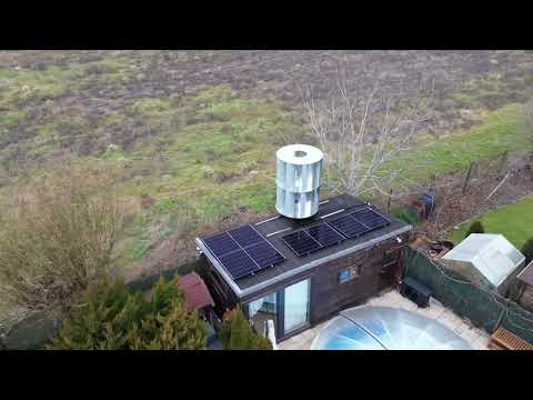 Porovnanie výkonu veternej turbíny DOSPEL 1000W a fotovoltiky v reálnych podmienkach