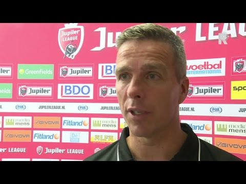 Trainer GÃ©rard de Nooijer na de nederlaag in Sittard
