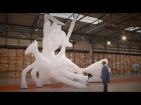 15. Kunstbiennale in Lyon: Glamrock und steinfressende Bakterien