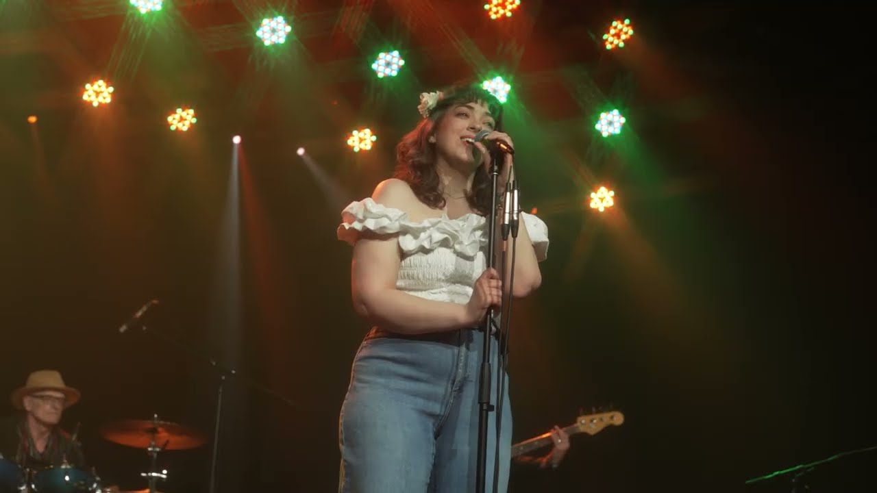 Promotional video thumbnail 1 for Heart Like a Ronstadt