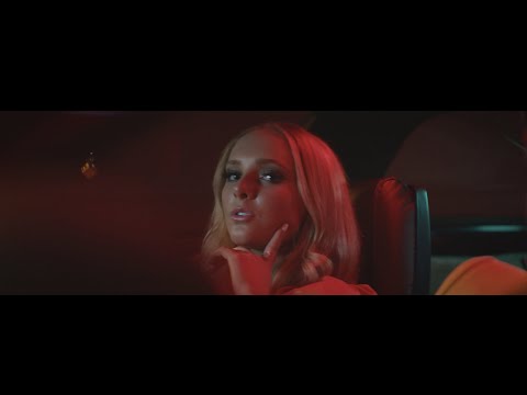Queeva - Show Off (Official Music Video)