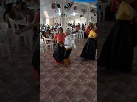 nos idosos de Mangueirinha no Paraná.Brasil #shotrs #baile #dancarinos