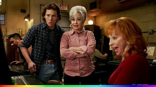 An Expensive Glitch | Young Sheldon Season 5 Episode 10 video