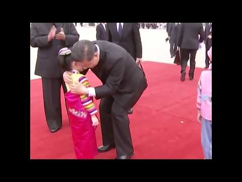 习近平抵平壤高调访问朝鲜