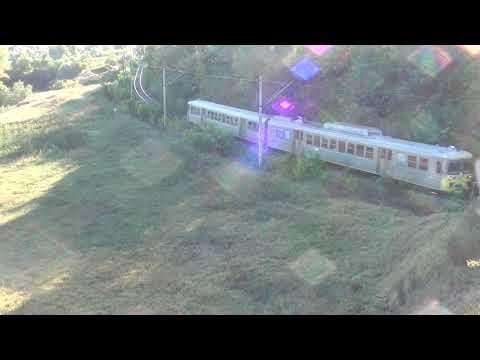 Trenul R5704 Ilva Mica - Suceava trece prin Scheia tras de rabla electrica 58-0013-1  - 15.09.2017