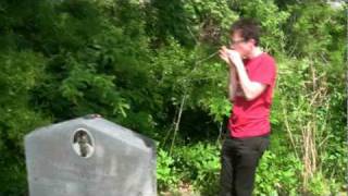 Jay Gaunt at Sonny Boy Williamson's grave.mpg