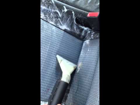 comment nettoyer interieur voiture tissu