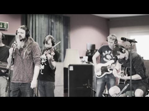 download lagu mp3 mp4 Fersengold Musik, download lagu Fersengold Musik gratis, unduh video klip Fersengold Musik