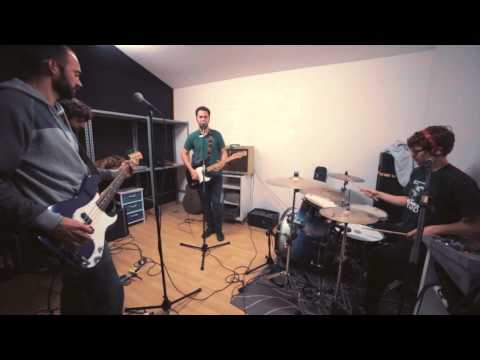 Shake Before Use El Moscardón 2015