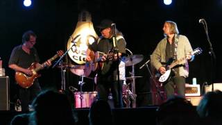 Kevn Kinney & Peter Buck - Gotta Get Out of Here