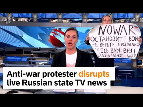 Il processo a Marina Ovsyannikova, la giornalista che ha protestato in tv