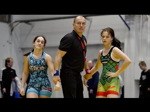U17 Eha Ester Laube (EST) vs Maria Antonietta (ITA) 49kg. Women girls wrestling tournament.