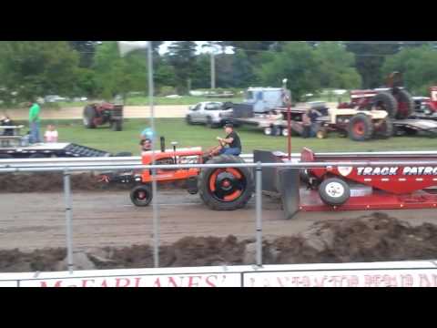 3rd place Sauk Pull 5500lb 5mph class- 37 WC Allis