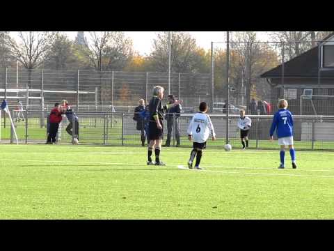 Schot Daimin van Os in de 1ste helft tegen Haarsteeg D1.MOV