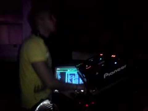 Nick Supply - Hizhniz (Stupid Fresh Rmx)