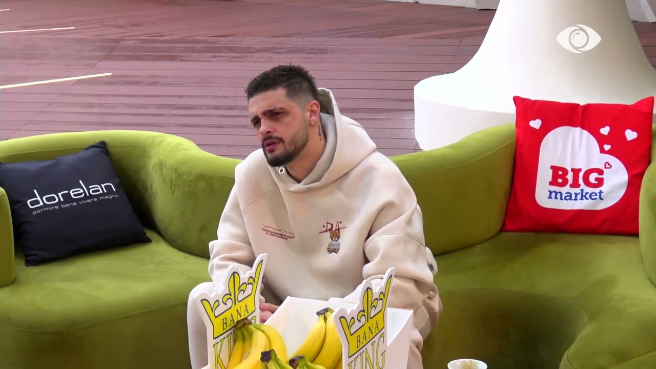 Je mbrapa se nuk ke shkuar në universitet/ Rogerti diskuton me Gimbon: Shko në shkollë…